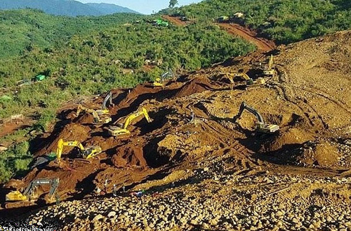 Hien truong dao boi nan nhan vu lo dat o Myanmar-Hinh-4